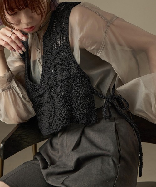 Fashion Letter（ファッションレター）の「かぎ針編みクロシェニット サイドリボンベスト（ベスト・レディース・ブラック/キナリ・M）」の15枚目の写真