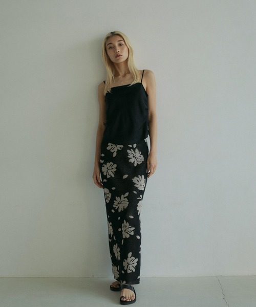 anuke（アンヌーク）の「Satin Gather Camisole（キャミソール・レディース・アイボリー/ブラック/ピンク系その他/ブルー系その他・FREE）」の5枚目の写真