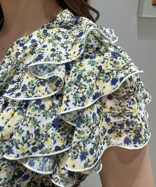 JUSGLITTY（ジャスグリッティー）の「フローレットフリルブラウス（シャツ/ブラウス・レディース・ライトイエロー/オレンジ系その他2・1/2）」の6枚目の写真