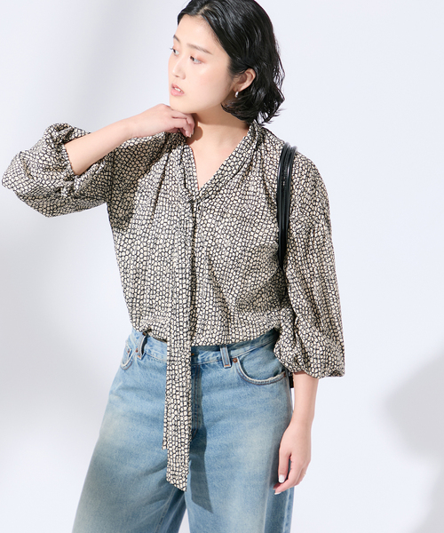 journal standard L'essage(ジャーナルスタンダードレサージュ)の「《追加》IDEVEAUX*IPEKERボウタイブラウス(シャツ/ブラウス・レディース・ブラック/ブラックミックス/ブラック系その他・FREE)」の6枚目の写真