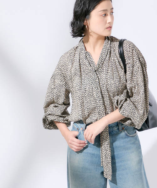 journal standard L'essage(ジャーナルスタンダードレサージュ)の「《追加》IDEVEAUX*IPEKERボウタイブラウス(シャツ/ブラウス・レディース・ブラック/ブラックミックス/ブラック系その他・FREE)」の9枚目の写真