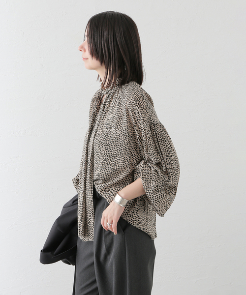 journal standard L'essage(ジャーナルスタンダードレサージュ)の「《追加》IDEVEAUX*IPEKERボウタイブラウス(シャツ/ブラウス・レディース・ブラック/ブラックミックス/ブラック系その他・FREE)」の12枚目の写真