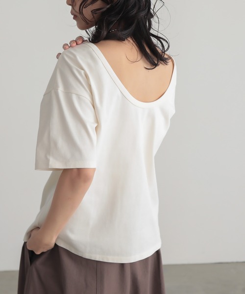 for/c(フォーシー)の「汗シミ防止バックオープンTシャツ【サスティナブル】(Tシャツ/カットソー・レディース・ブルー/オフホワイト/ブラウン/チャコールグレー・M/L)」の1枚目の写真
