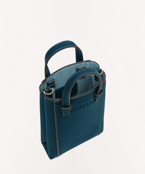 FURLA（フルラ）の「FURLA MIASTELLA MINI VERTICAL CROSSBODY（ボディバッグ/ウエストポーチ・レディース・ネイビー・ONE SIZE）」の4枚目の写真