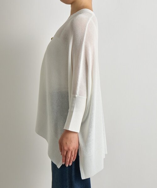 un dix cors（アンディコール）の「《快適な羽織り心地◎》サラサラシアーポンチョカーデ（カーディガン/ボレロ・レディース・レッド/オフホワイト/ブラック・FREE）」の15枚目の写真