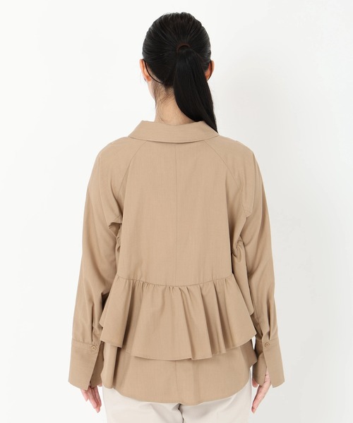 STRAWBERRY-FIELDS（ストロベリーフィールズ）の「シルキーツイル_トレンチディテールシャツ羽織り（シャツ/ブラウス・レディース・オフホワイト/キャメル・2）」の6枚目の写真