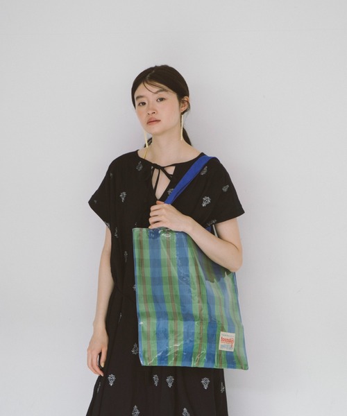 THEATRE PRODUCTS（シアタープロダクツ）の「PVCマーケットバッグ（トートバッグ・レディース・ブルー/ピンク/イエロー・FREE）」の16枚目の写真