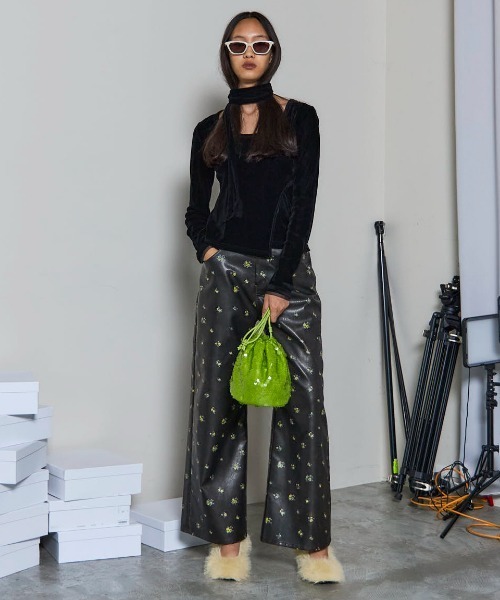 MAISON SPECIAL（メゾンスペシャル）の「Sheer Velour Asymmetrical Tops/シアーベロアアシメトップス（Tシャツ/カットソー・レディース・グレー/ブラック/ブルー・FREE）」の4枚目の写真
