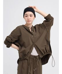 YORT（ヨート）の「【撥水・UVカット】裾ドロストシャツ（シャツ/ブラウス）」