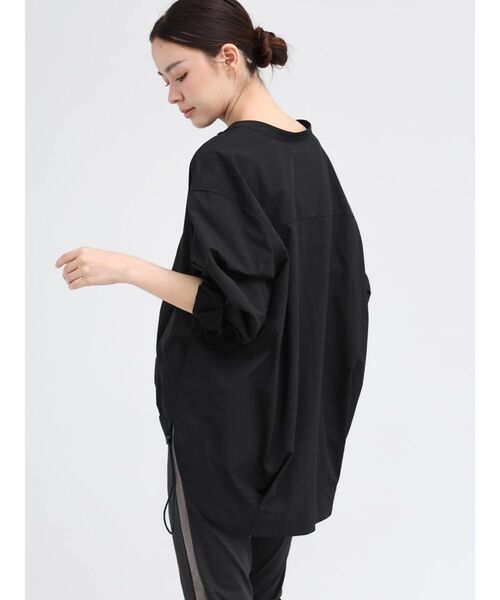 YORT(ヨート)の「【撥水・UVカット】裾ドロストシャツ(シャツ/ブラウス・レディース・ブラック/ブラウン・FREE)」の11枚目の写真