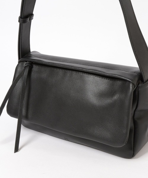 niko and（ニコアンド）の「オリジナルレザーフラップポケット