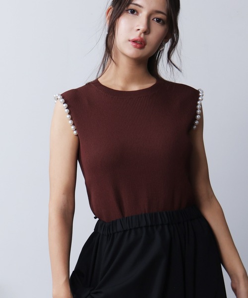 PICCIN PERLA（ピッチンペルラ）の「袖口パールノースリーブニット（ニット/セーター・レディース・ブラウン/ブラック・M）」の10枚目の写真