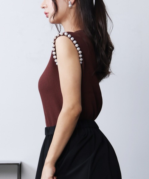 PICCIN PERLA（ピッチンペルラ）の「袖口パールノースリーブニット（ニット/セーター・レディース・ブラウン/ブラック・M）」の11枚目の写真