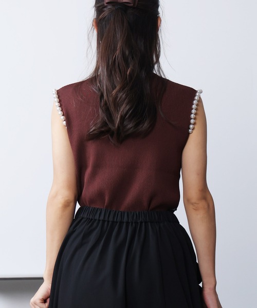 PICCIN PERLA（ピッチンペルラ）の「袖口パールノースリーブニット（ニット/セーター・レディース・ブラウン/ブラック・M）」の12枚目の写真