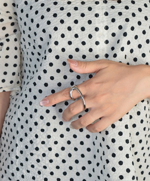 BROTHERHOOD(ブラザーフッド)の「【earyear】Liquid Arc Double Finger Ring(リング・レディース・ゴールド/シルバー・FREE)」の5枚目の写真