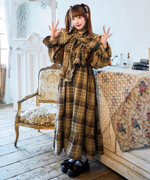 kutir（クティール）の「【クティールとレトロ】2WAYフリルボウタイ