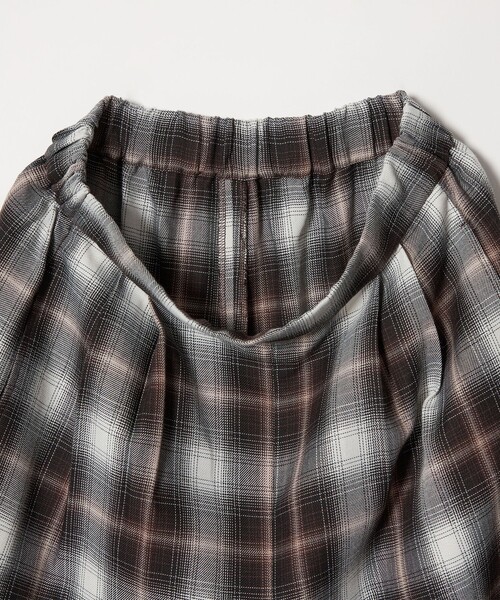 CITEN（シテン）の「＜CITEN＞オンブレチェックイージーパンツ（スラックス・レディース・ダークグレー/オフホワイト・M/S）」の14枚目の写真