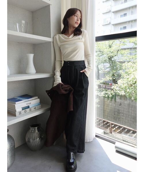 LAGUNAMOON（ラグナムーン）の「オフショルドレープ2WAYトップス（Tシャツ/カットソー・レディース・アイボリー/ブラック/ブラウン・FREE）」の4枚目の写真