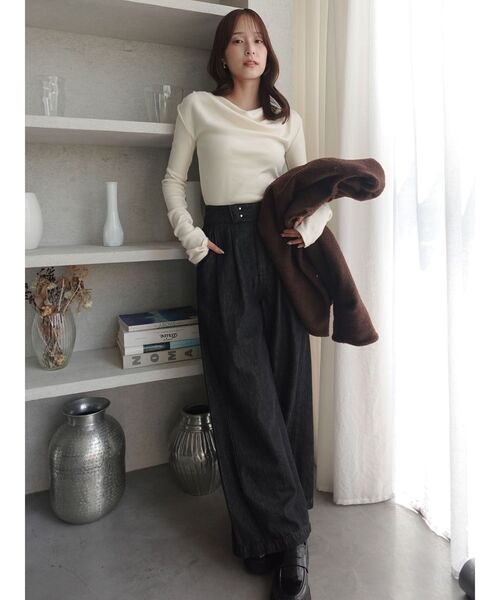 LAGUNAMOON（ラグナムーン）の「オフショルドレープ2WAYトップス（Tシャツ/カットソー・レディース・アイボリー/ブラック/ブラウン・FREE）」の5枚目の写真