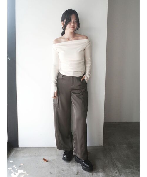 LAGUNAMOON（ラグナムーン）の「オフショルドレープ2WAYトップス（Tシャツ/カットソー・レディース・アイボリー/ブラック/ブラウン・FREE）」の22枚目の写真