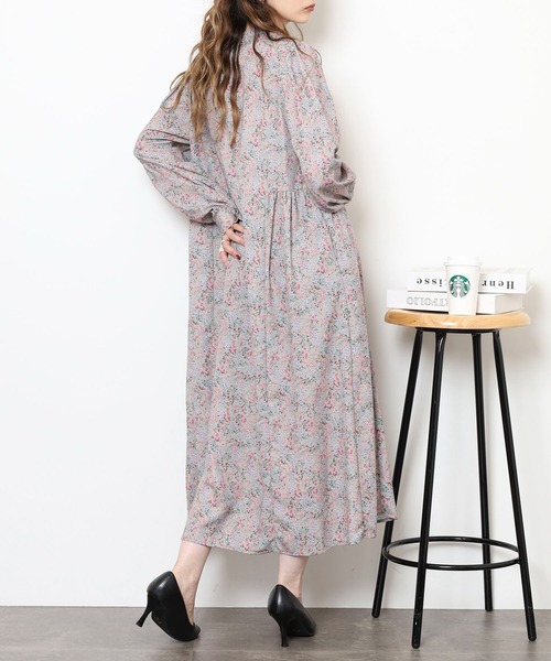 Anna Nicola(アンナニコラ)の「Anna Nicola 小花柄ロングワンピース(ワンピース・レディース・ダークブラウン/ブラック/ベージュ・38)」の21枚目の写真