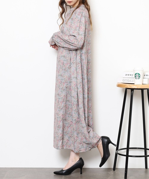 Anna Nicola(アンナニコラ)の「Anna Nicola 小花柄ロングワンピース(ワンピース・レディース・ダークブラウン/ブラック/ベージュ・38)」の10枚目の写真