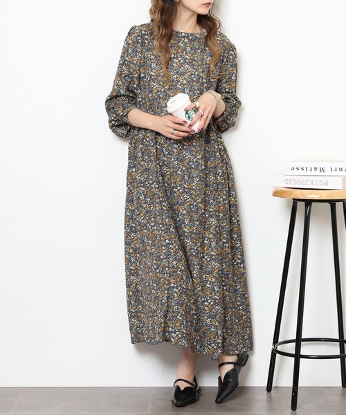 Anna Nicola(アンナニコラ)の「Anna Nicola 小花柄ロングワンピース(ワンピース・レディース・ダークブラウン/ブラック/ベージュ・38)」の16枚目の写真