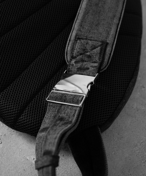 RUUBON(ルーボン)の「【RUUBON】denim one shoulder bag / デニムワンショルダーバッグ(ショルダーバッグ・メンズ・ブラック・FREE)」の6枚目の写真
