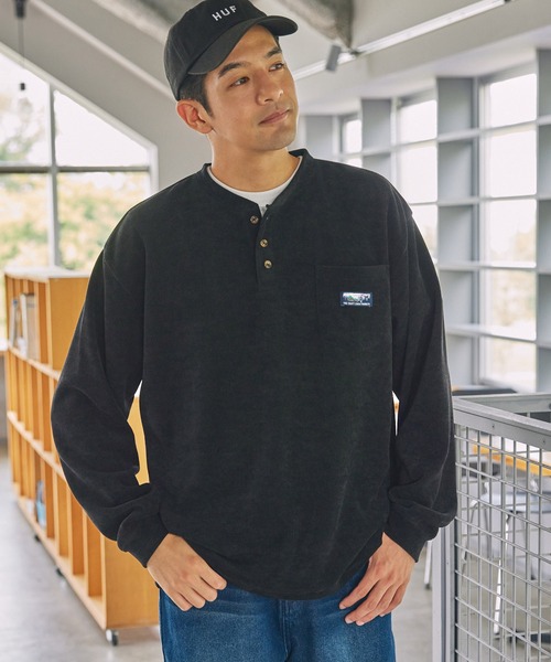 THE CRAFT CREW PRODUCTS(ザクラフトクループロダクツ)の「コンフォートコーデュロイ オーバーサイズ ラグラン ヘンリーネック長袖Tシャツ / 抗菌防臭・イージーケア【THE CRAFT CREW PRODUCTS】(Tシャツ/カットソー・メンズ・ネイビー/ブラウン/ライトベージュ/オリーブ/ブラック/アイボリー・S/L/M)」の7枚目の写真
