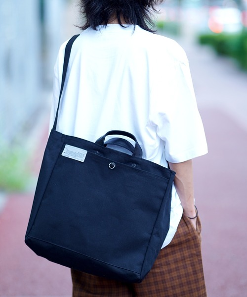 WEEKEND(ER)(ウィークエンダー)の「WEEKEND(ER) WORKERS TOTE(トートバッグ・メンズ・ブラック/ベージュ・FREE)」の1枚目の写真