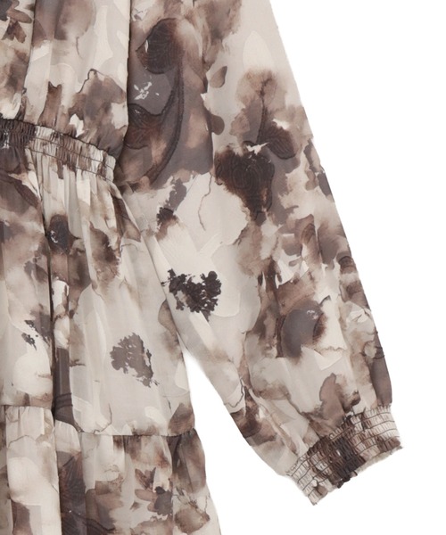 YECCA VECCA（イェッカヴェッカ）の「ぼかしフラワー柄長袖ワンピース（ワンピース・レディース・テラコッタ/ベージュ・FREE）」の21枚目の写真