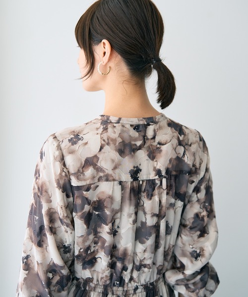 YECCA VECCA（イェッカヴェッカ）の「ぼかしフラワー柄長袖ワンピース（ワンピース・レディース・テラコッタ/ベージュ・FREE）」の15枚目の写真