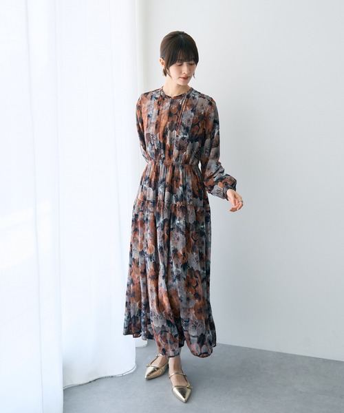 YECCA VECCA（イェッカヴェッカ）の「ぼかしフラワー柄長袖ワンピース（ワンピース・レディース・テラコッタ/ベージュ・FREE）」の6枚目の写真