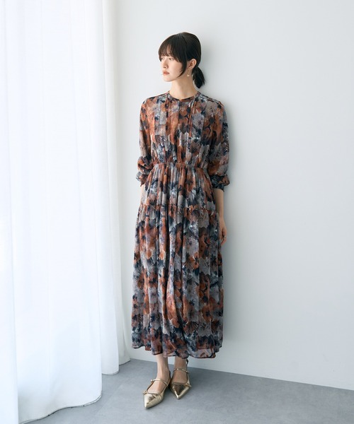 YECCA VECCA（イェッカヴェッカ）の「ぼかしフラワー柄長袖ワンピース（ワンピース・レディース・テラコッタ/ベージュ・FREE）」の8枚目の写真