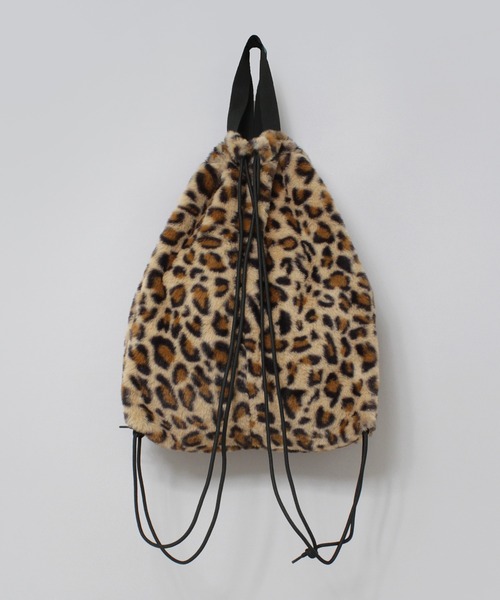 RNA（アールエヌエー）の「E5186 ラビット刺繍ヘアリーBAG（バックパック/リュック・レディース・ベージュ/ピンク/モスグリーン・FREE）」の6枚目の写真