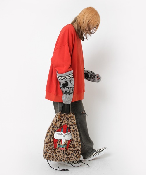 RNA（アールエヌエー）の「E5186 ラビット刺繍ヘアリーBAG（バックパック/リュック・レディース・ベージュ/ピンク/モスグリーン・FREE）」の9枚目の写真