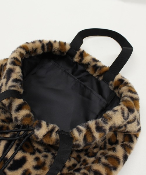 RNA（アールエヌエー）の「E5186 ラビット刺繍ヘアリーBAG（バックパック/リュック・レディース・ベージュ/ピンク/モスグリーン・FREE）」の14枚目の写真