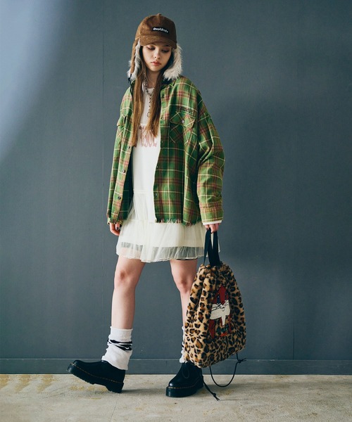 RNA（アールエヌエー）の「E5186 ラビット刺繍ヘアリーBAG（バックパック/リュック・レディース・ベージュ/ピンク/モスグリーン・FREE）」の20枚目の写真