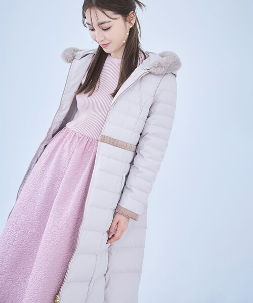 TOCCA（トッカ）の「HEART SHOT ロングダウンコート（ダウンジャケット/コート・レディース・ネイビー系/ベージュ系/ブラック系・0/2/4/6）」の18枚目の写真
