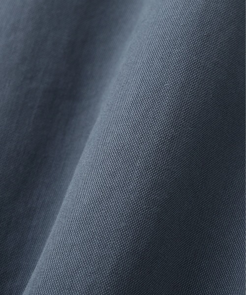 MHL.（エムエイチエル）の「LIGHTWEIGHT COTTON NYLON CANVA（ブルゾン・レディース・ブラック/ブルー・1/2）」の6枚目の写真