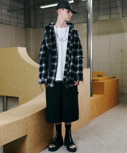 AIVER（アイバー）の「AIVER Atelier Made　ミックスファーショルダーバッグ（ショルダーバッグ・メンズ・オフホワイト/ブラック×グレー・FREE）」の3枚目の写真