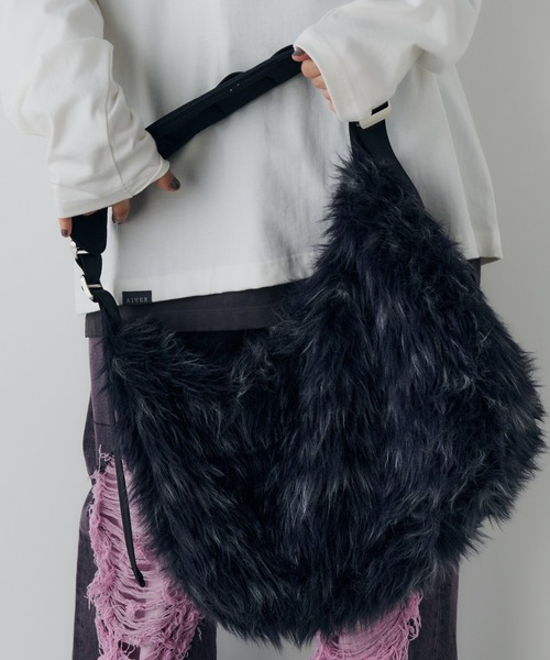 AIVER（アイバー）の「AIVER Atelier Made　ミックスファーショルダーバッグ（ショルダーバッグ・メンズ・オフホワイト/ブラック×グレー・FREE）」の22枚目の写真