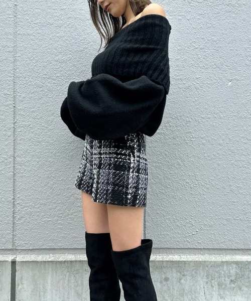 EGOIST（エゴイスト）の「ボリュームオフショルニットトップスⅡ（ニット/セーター・レディース・ベージュ/グレー/ブラック・FREE）」の19枚目の写真