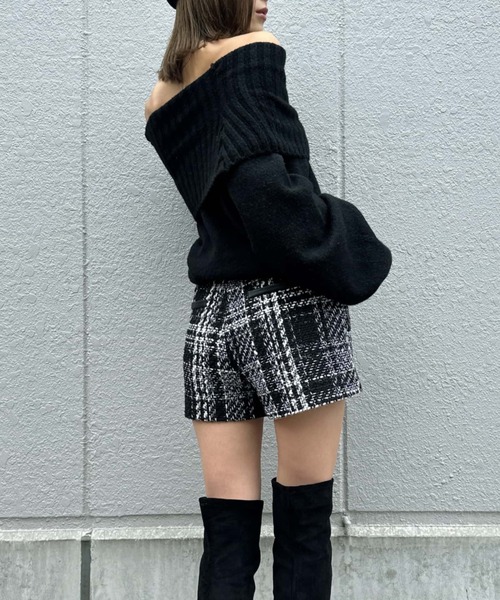 EGOIST（エゴイスト）の「ボリュームオフショルニットトップスⅡ（ニット/セーター・レディース・ベージュ/グレー/ブラック・FREE）」の20枚目の写真