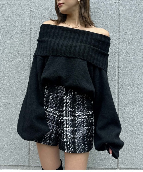 EGOIST（エゴイスト）の「ボリュームオフショルニットトップスⅡ（ニット/セーター・レディース・ベージュ/グレー/ブラック・FREE）」の14枚目の写真