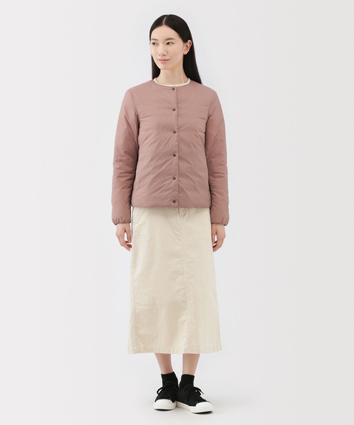 無印良品(ムジルシリョウヒン)の「婦人 軽量ダウンポケッタブルノーカラージャケット(ダウンジャケット/コート・レディース・スモークピンク/ダークブラウン・S/L/XL)」の8枚目の写真