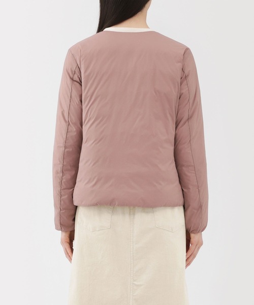 無印良品(ムジルシリョウヒン)の「婦人 軽量ダウンポケッタブルノーカラージャケット(ダウンジャケット/コート・レディース・スモークピンク/ダークブラウン・S/L/XL)」の10枚目の写真