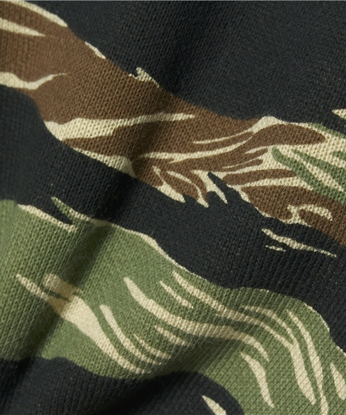 HYSTERIC MINI(ヒステリックミニ)の「TIGER STRIPE総柄パーカー(パーカー・キッズ・グレー/カーキ・120cm/110cm/100cm)」の4枚目の写真