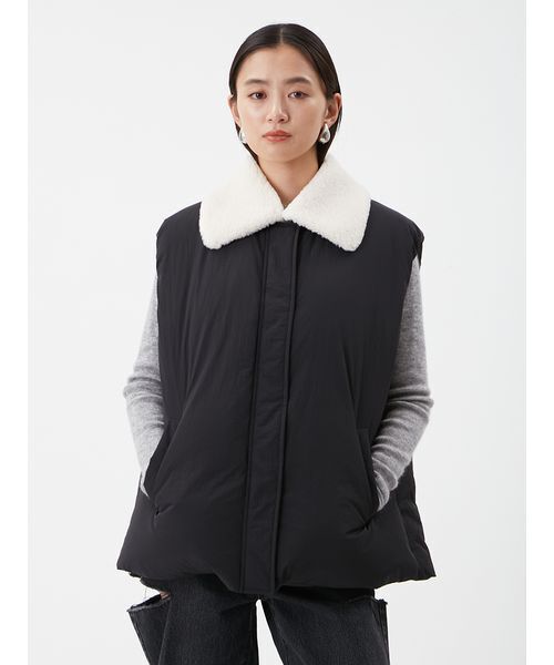 Mila Owen(ミラオーウェン)の「ボア衿リサイクルダウンベスト(ダウンベスト・レディース・アイボリー/ブラック/カーキ・F)」の15枚目の写真