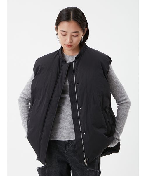 Mila Owen(ミラオーウェン)の「ボア衿リサイクルダウンベスト(ダウンベスト・レディース・アイボリー/ブラック/カーキ・F)」の16枚目の写真